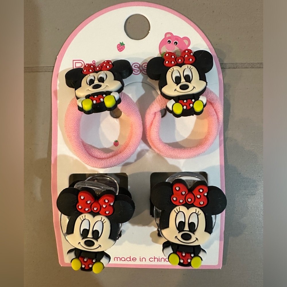Minnie Mouse hair accessories
